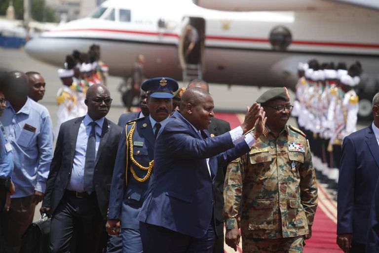 مشاركة دولية وإقليمية في مراسم توقيع  الإعلان الدستوري 