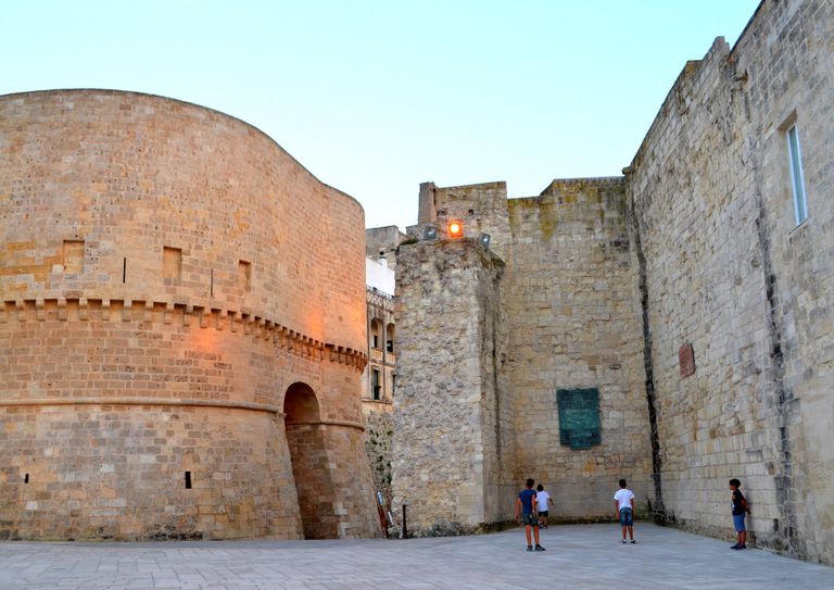 مدينة أوترانتو الإيطالية