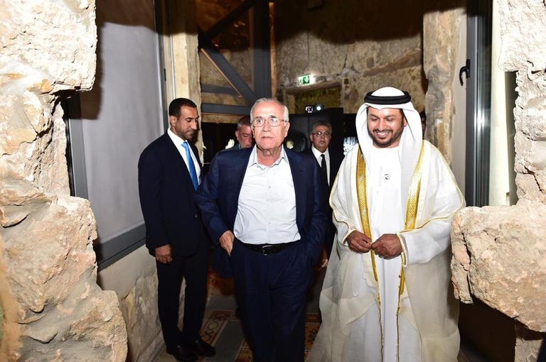 جانب من الحضور في المعرض