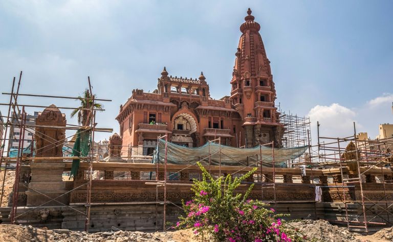 استمرار أعمال الترميم في قصر البارون شرق القاهرة