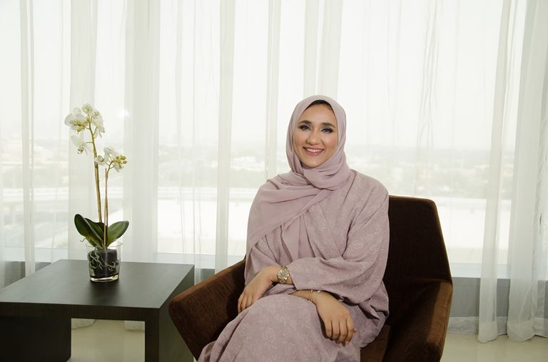 الروائية الإماراتية تهاني الهاشمي