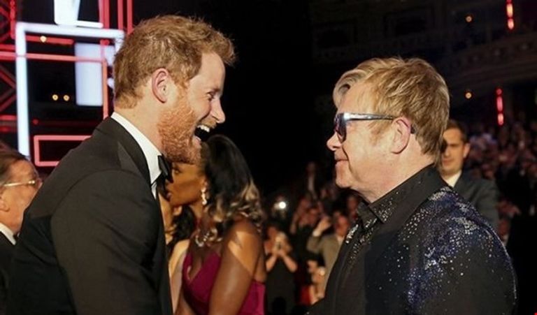 المغني البريطاني الشهير إلتون جون