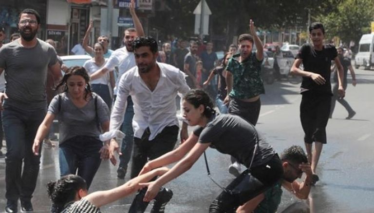 المظاهرات تنفجر في وجه أردوغان ببلديات كردية