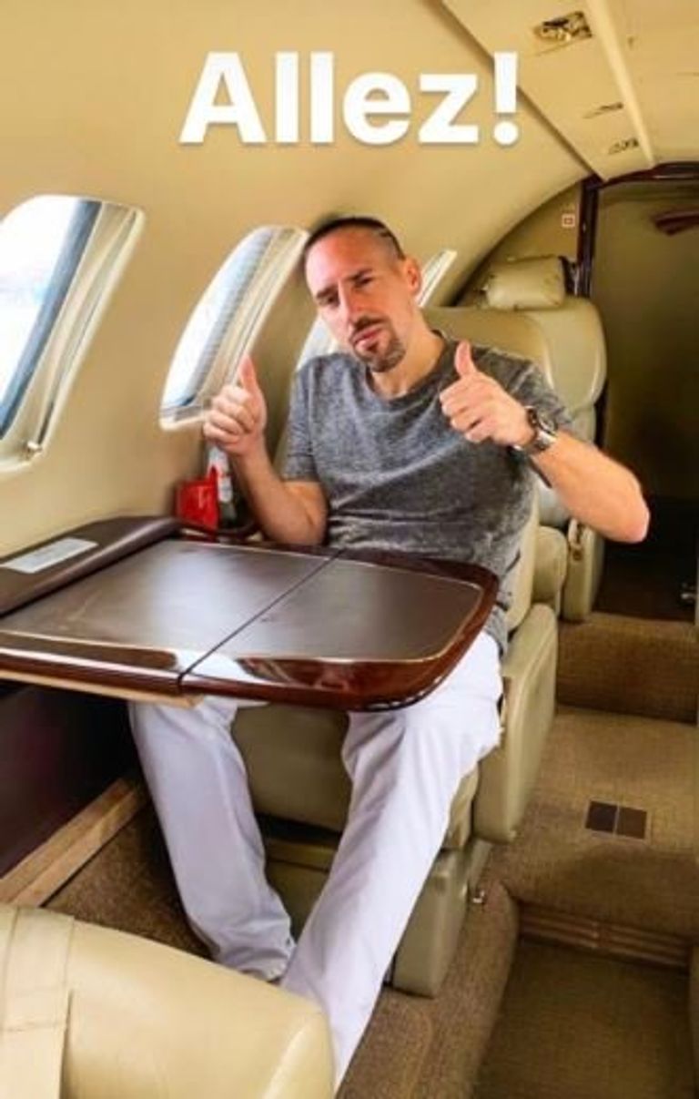 ريبيري في الطائرة