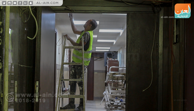 أعمال الترميم داخل المعهد الدكتور حاتم أبو القاسم عميد معهد الأورام القومي المصري