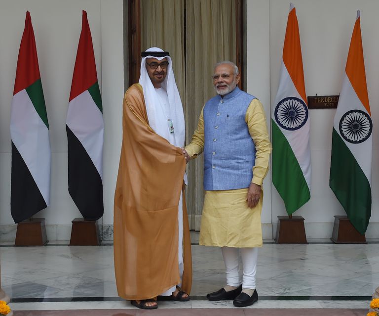 الشيخ محمد بن زايد آل نهيان ورئيس الوزراء الهندي - أرشيفية
