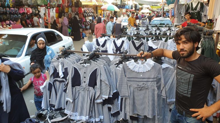 الركود يسيطر على سوق مستلزمات المدارس في قطاع غزة