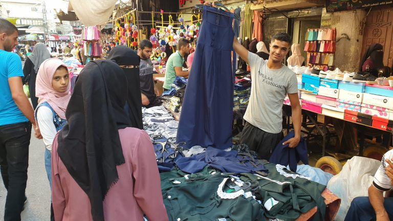 الركود يسيطر على سوق مستلزمات المدارس في قطاع غزة