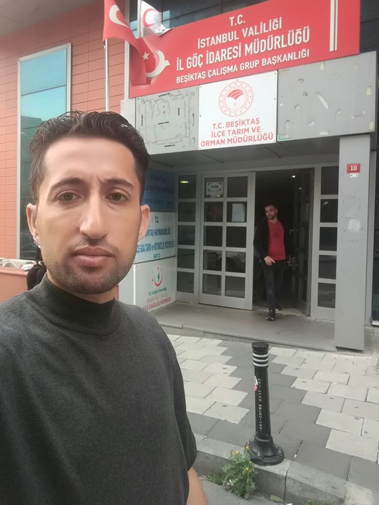 الطبيب الصيدلي تامر السلطان نقاط تفتيش تتبع حركة حماس في قطاع غزة