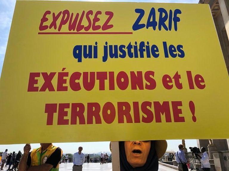 مظاهرات للجالية الإيرانية في باريس ضد زيارة ظريف