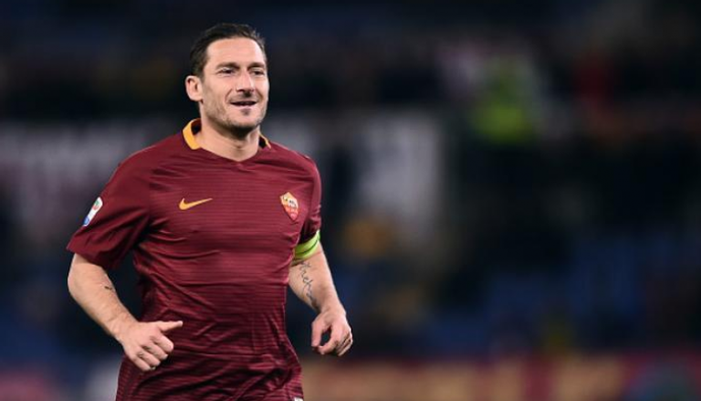 فرانشيسكو توتي أسطورة نادي روما الإيطالي السابق فرانك ريبيري