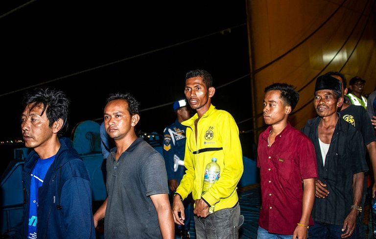 جرى إنقاذ ما لا يقل عن 250 شخصاً