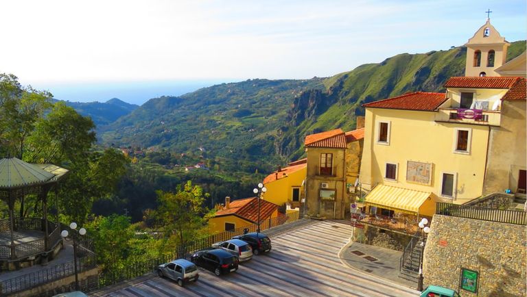 بونفيتشينو.. قرية الجبال الخضراء الإيطالية