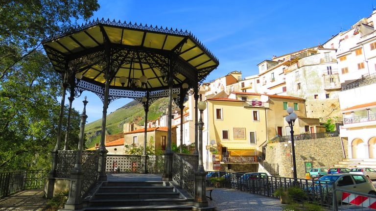 بونفيتشينو.. قرية الجبال الخضراء الإيطالية