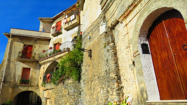 بونفيتشينو.. قرية الجبال الخضراء الإيطالية