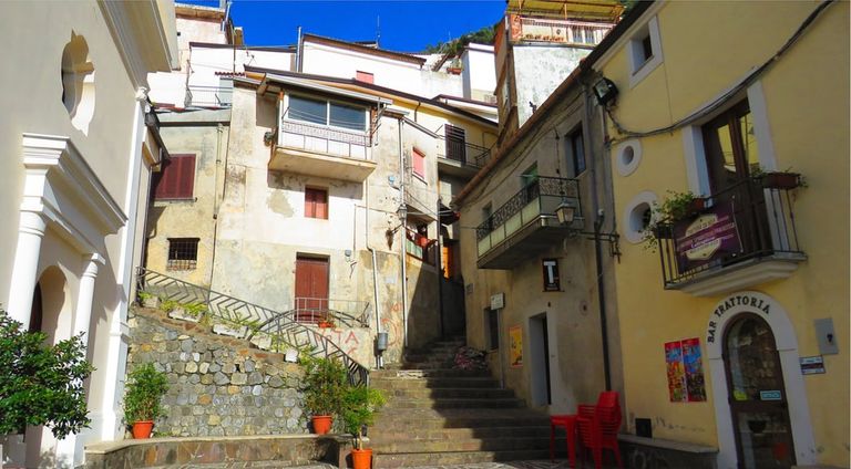 بونفيتشينو.. قرية الجبال الخضراء الإيطالية