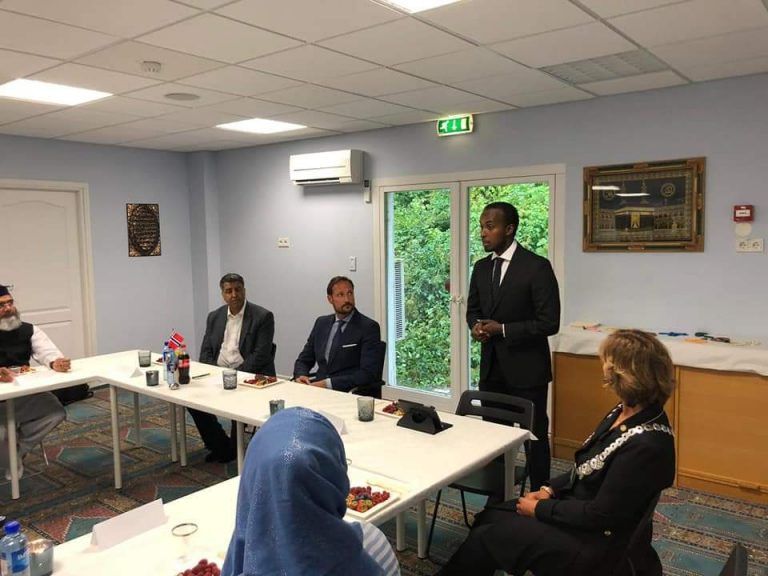 ولي عهد النرويج يزور مسجد النور في أوسلو - (صحف محلية)