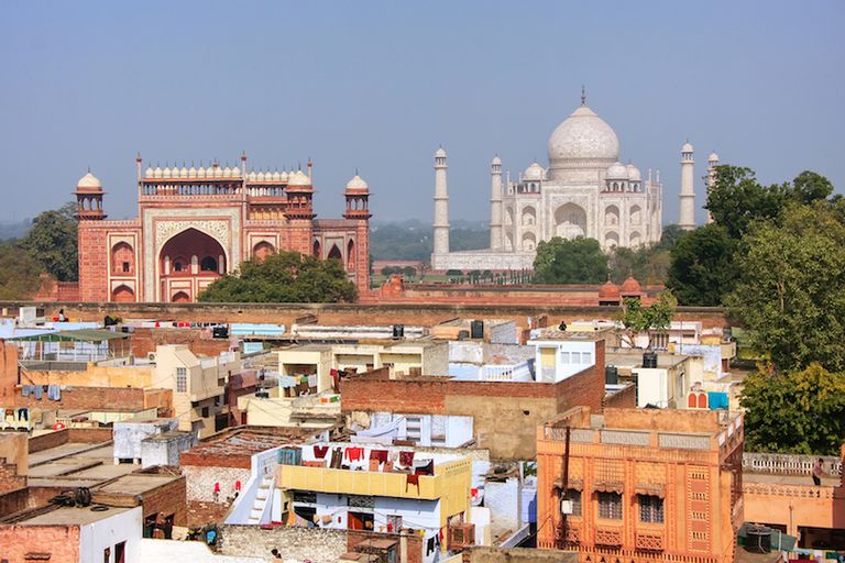 مسجد وضريح تاج محل في مدينة "أجرا"
