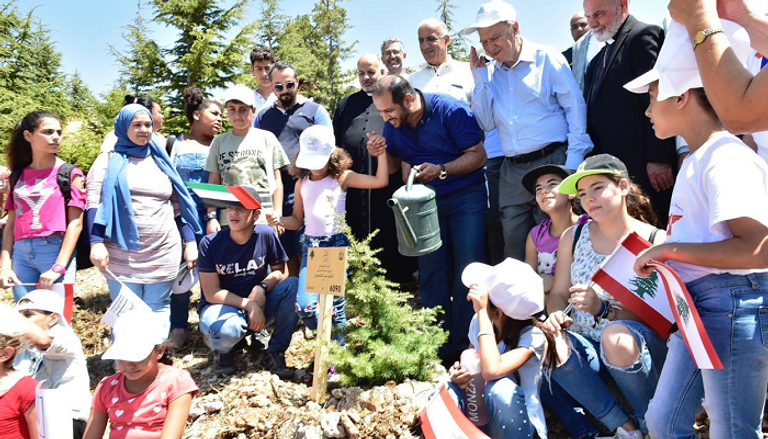 زرع شجرة الغاف في بيروت بحضور الأطفال وممثلي الطوائف
