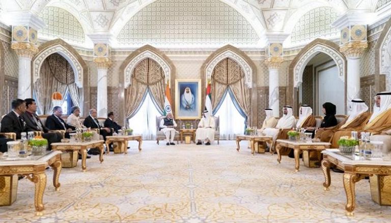 الشيخ محمد بن زايد آل نهيان يعقد جلسة مباحثات مع رئيس وزراء الهند