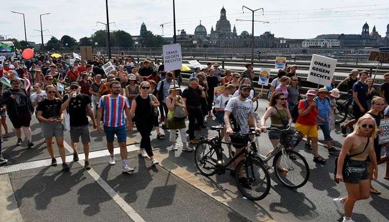 الآلاف يتظاهرون ضد اليمين المتطرف في دريسدن