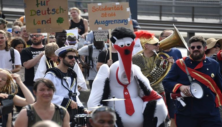 الآلاف يتظاهرون ضد اليمين المتطرف في دريسدن