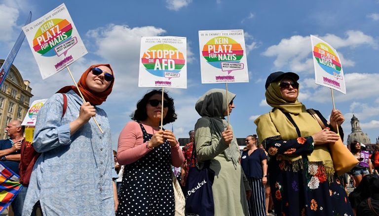 الآلاف يتظاهرون ضد اليمين المتطرف في دريسدن