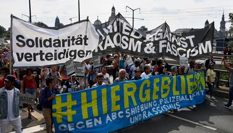 الآلاف يتظاهرون ضد اليمين المتطرف في دريسدن