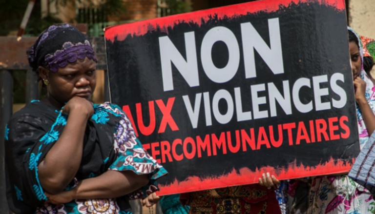 نساء يتظاهرن ضد العنف أمام محكمة واجادوجو في بوركينا فاسو