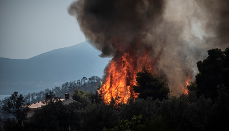 أكثر من 50 حريقا اندلعت في اليونان خلال ساعات