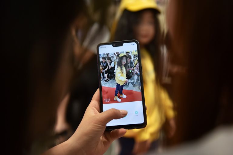 الصغار يبدلون أكثر من 100 زيّ خلال العرض