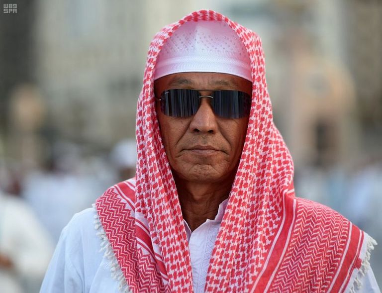 إقبال على الزي السعودي من زوار المدينة المنورة