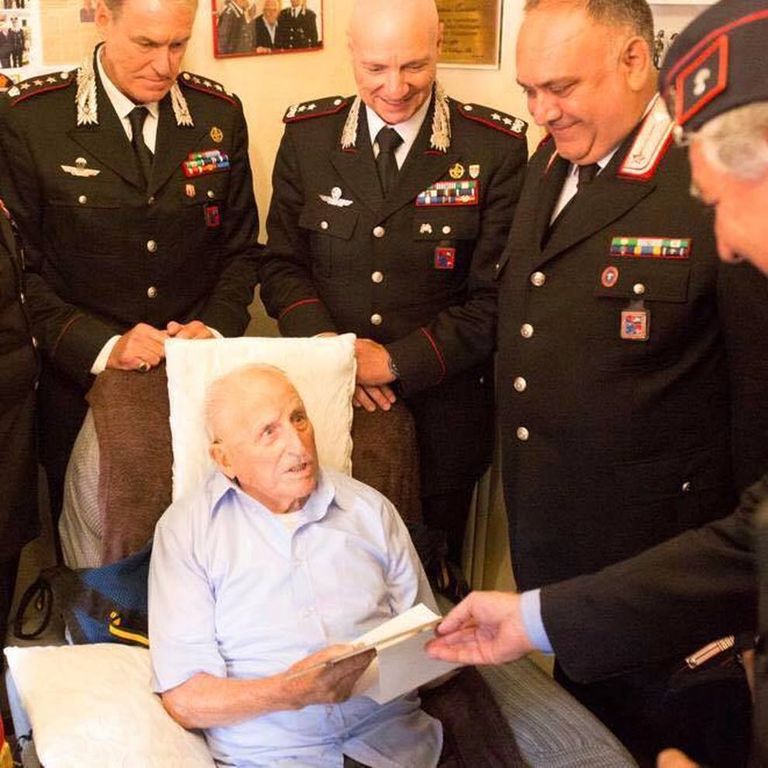 الجد جيوفاني كواريزا يتلقى التهاني بمناسبة عيد ميلاده