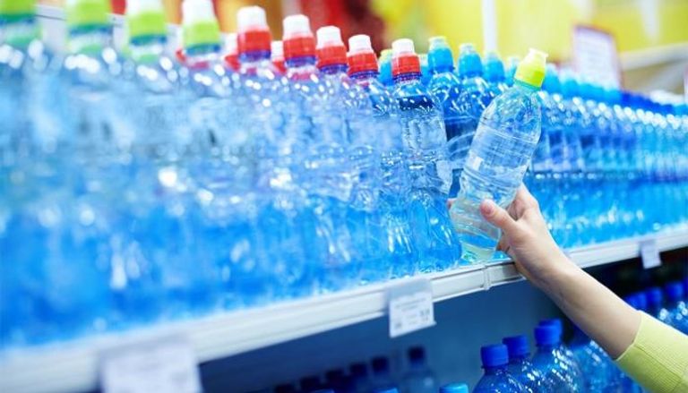  تعرض زجاجات المياه البلاستيكية للشمس يشكل خطرا على صحة المستهلكين 
