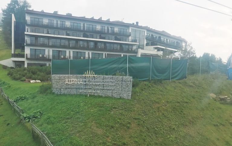 المروحية التي تستخدمها الشخصية القطرية في منتج شمالي إيطاليا