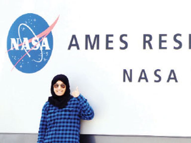 علوم الفضاء تجذب شباب الإمارات من الجنسين