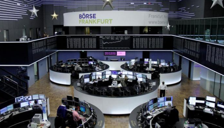 الأسهم الأوروبية تستقر وتعوض بعض خسائر الجمعة