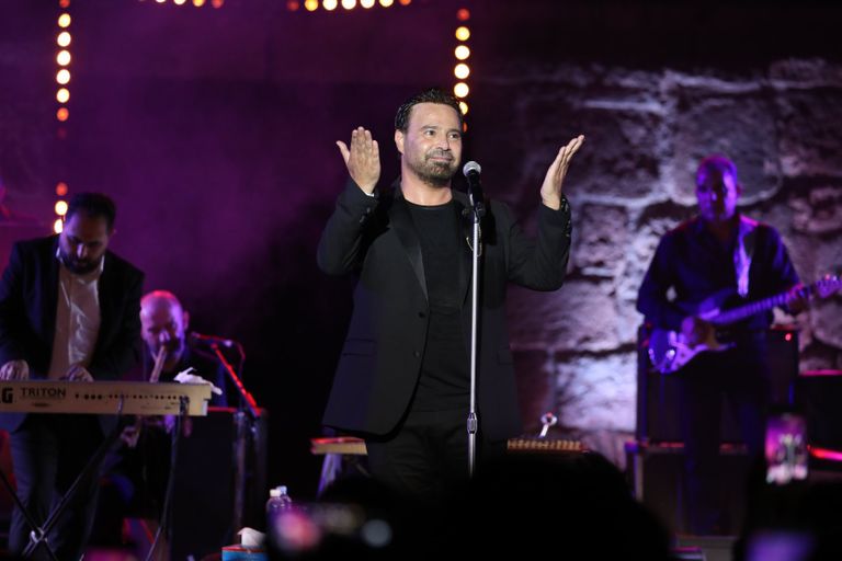 مشهد من حفل عاصي الحلاني في تونس