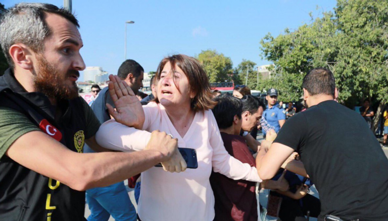 الشرطة التركية تعتقل متظاهرين أكرادا