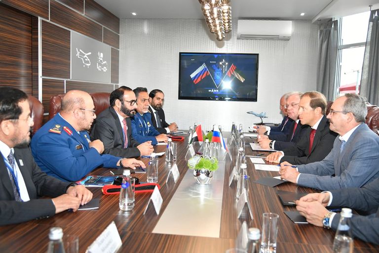 البواردي يتفقد معرض "ماكس 2019" للطيران البواردي يتفقد معرض "ماكس 2019" للطيران