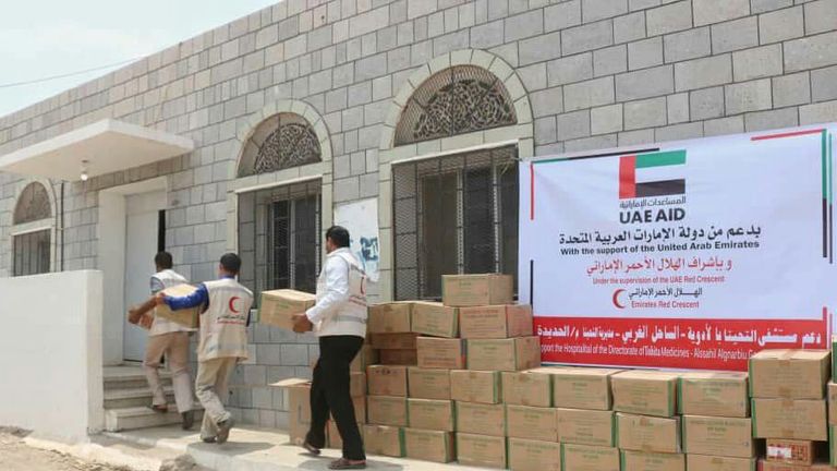 جانب من شحنة الأدوية في التحيتا اليمنية