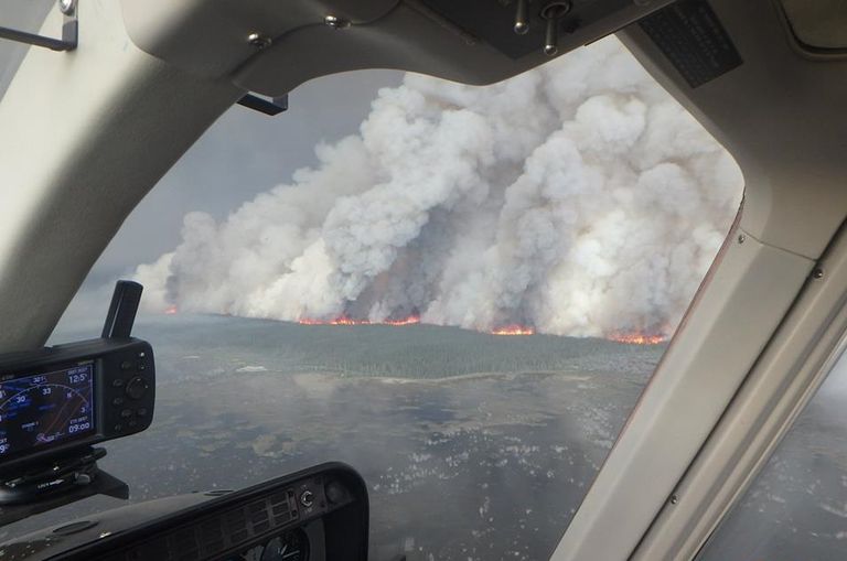 حرائق المنطقة الشمالية الغربية بكندا 2014