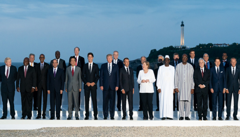 قادة مجموعة الدول السبع وشركائهم أثناء قمة المجموعة في بياريتز بفرنسا