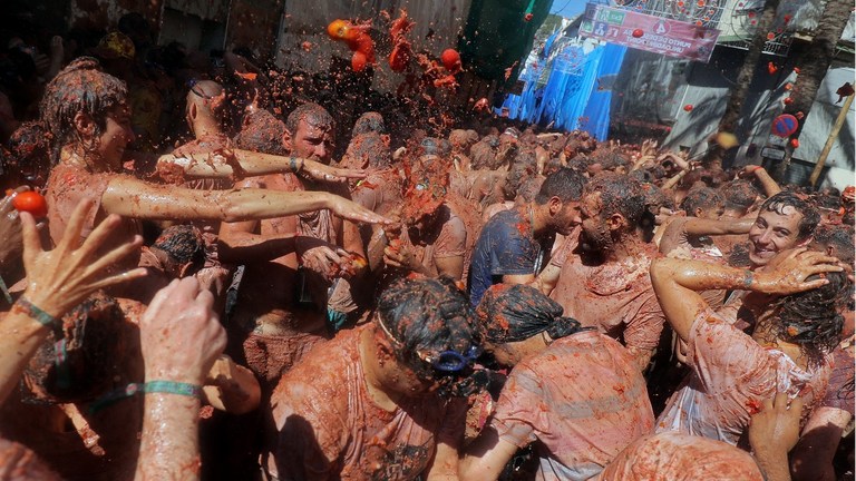 مشاركون في مهرجان 