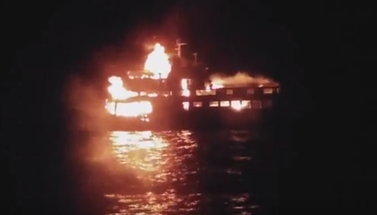 النيران أتت على العبارة بأكملها