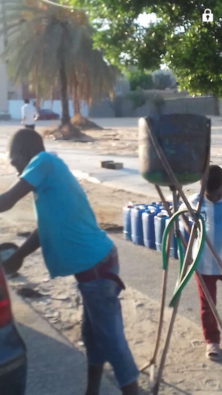 المليشيات تجبر أطفال المهاجرين على العمل المليشيات تجبر أطفال المهاجرين على العمل