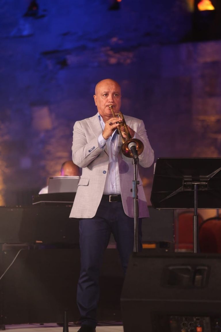 مدحت صالح بمحكى القلعة 