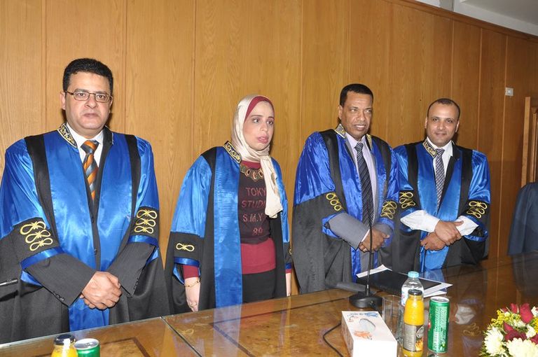 "سهى" قبل مناقشتها رسالة الدكتوراه