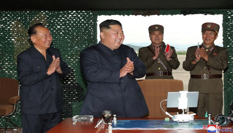 كوريا الشمالية تعزز صلاحيات كيم جونج أون