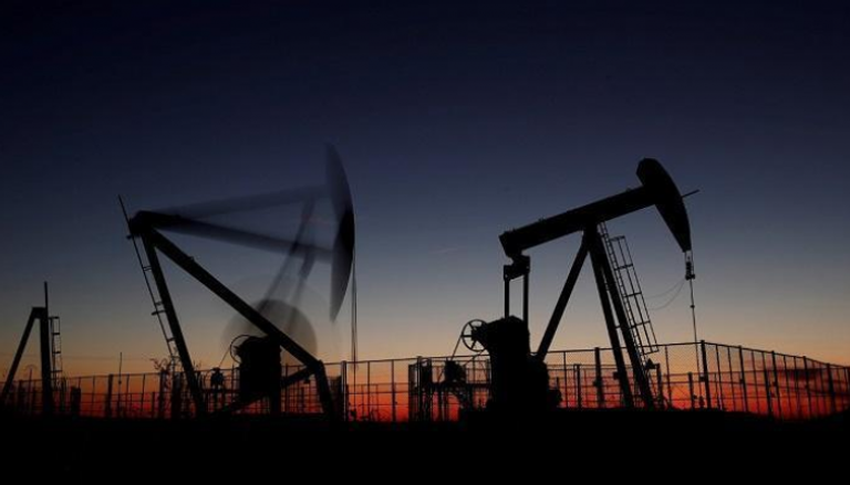 أسعار النفط تتجه لتحقيق مكسب أسبوعي